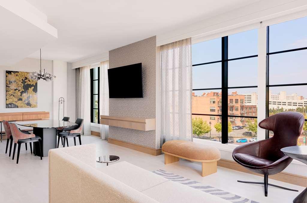 فندق The Godfrey Detroit Curio Collection By Hilton الغرفة الصورة