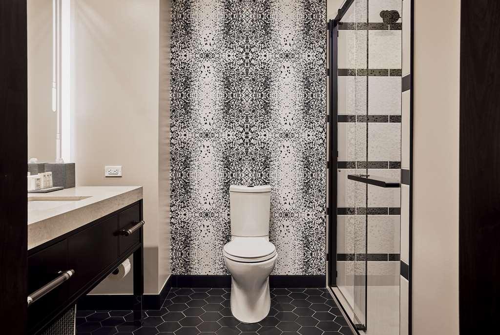 فندق The Godfrey Detroit Curio Collection By Hilton الغرفة الصورة